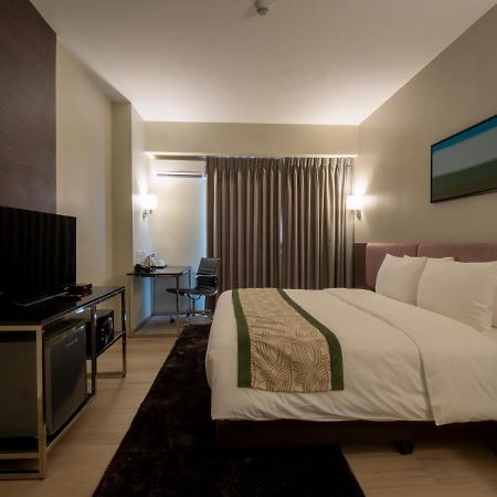 Sequoia Hotel Manila Bay Paranaque City Exterior foto